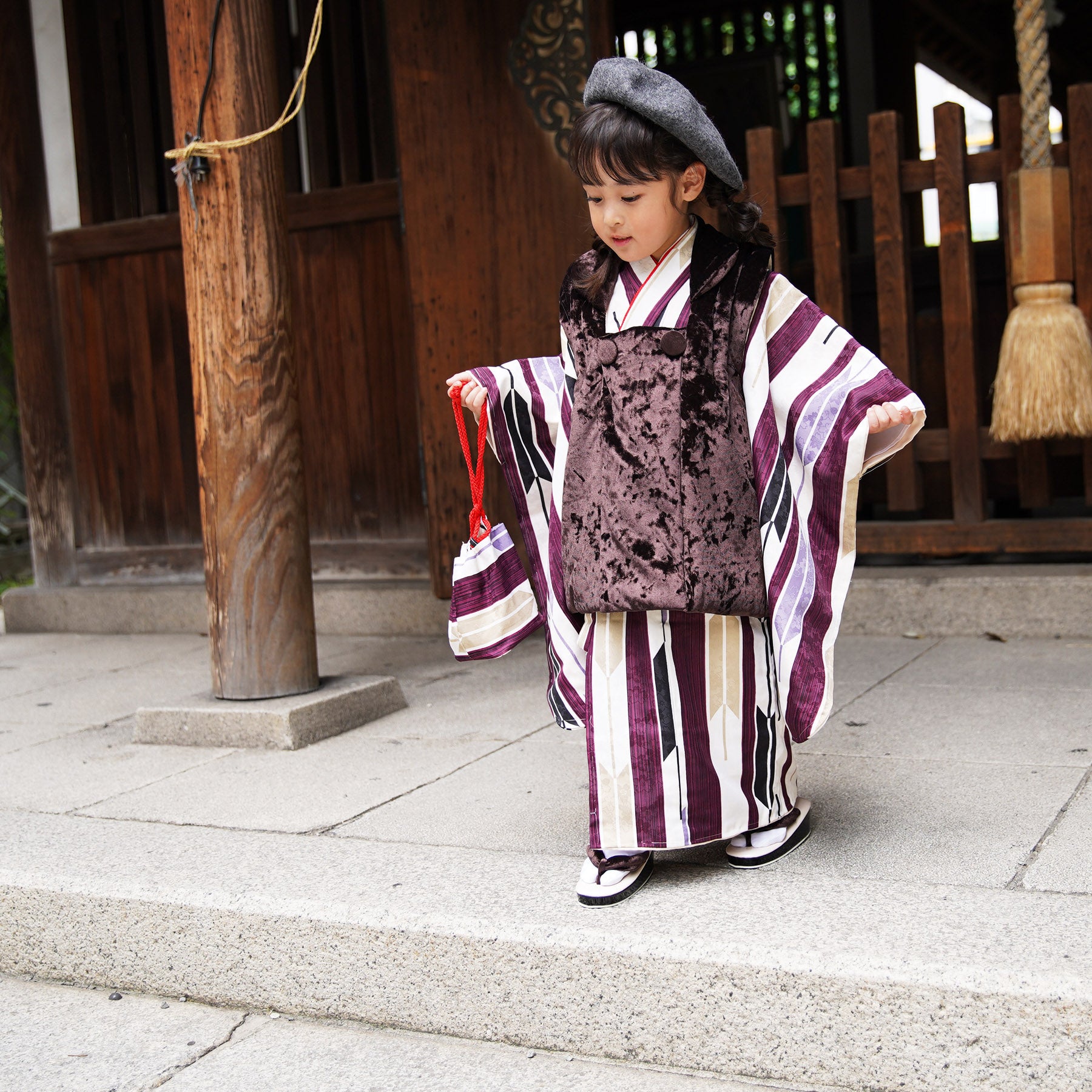 【国内廃番】七五三　3歳女の子　着物　被布　紫　オフベージュ　桜　お正月　記念写真　11 七五三