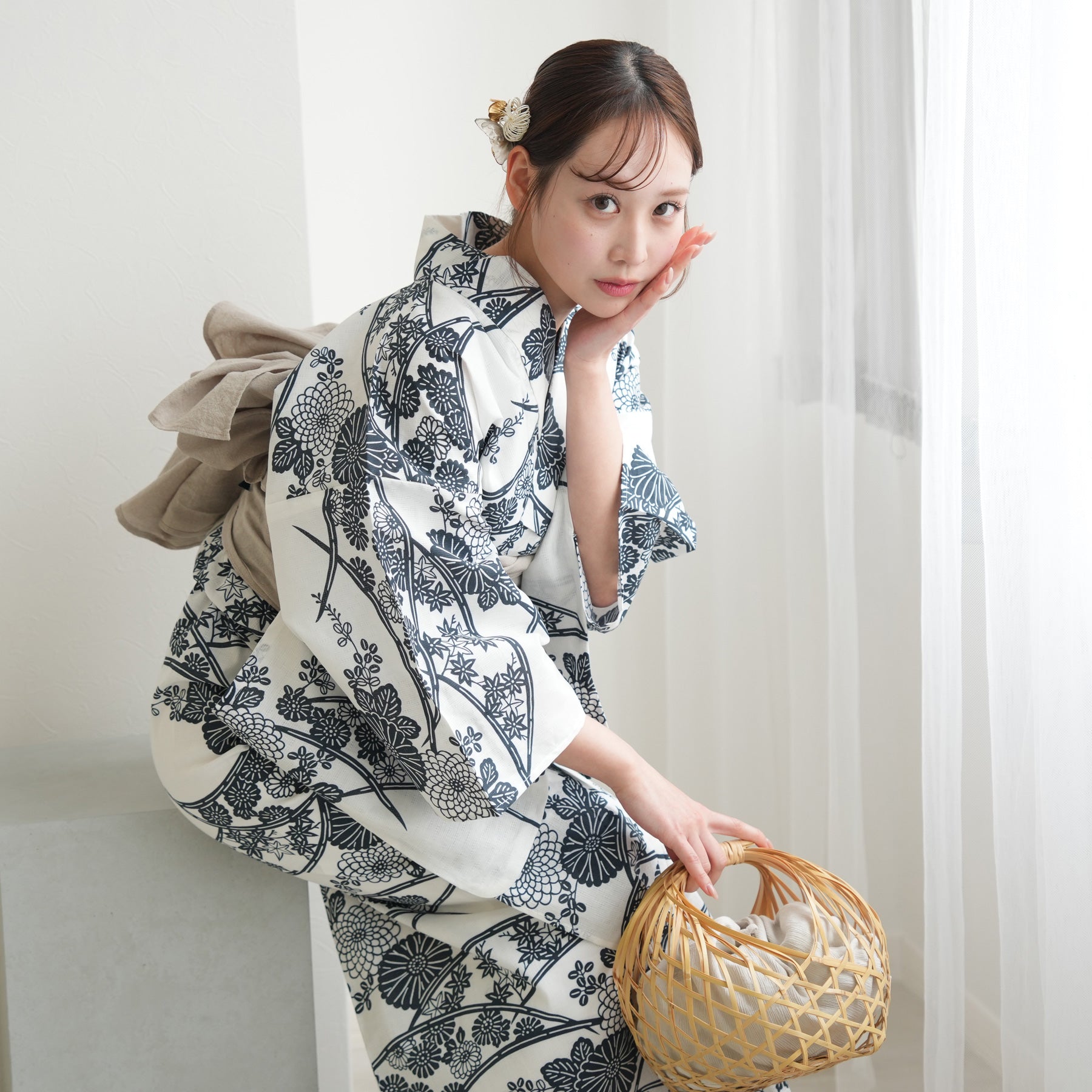 utatane 高級変わり織 浴衣3点セット（ゆかた・帯・下駄）白地に