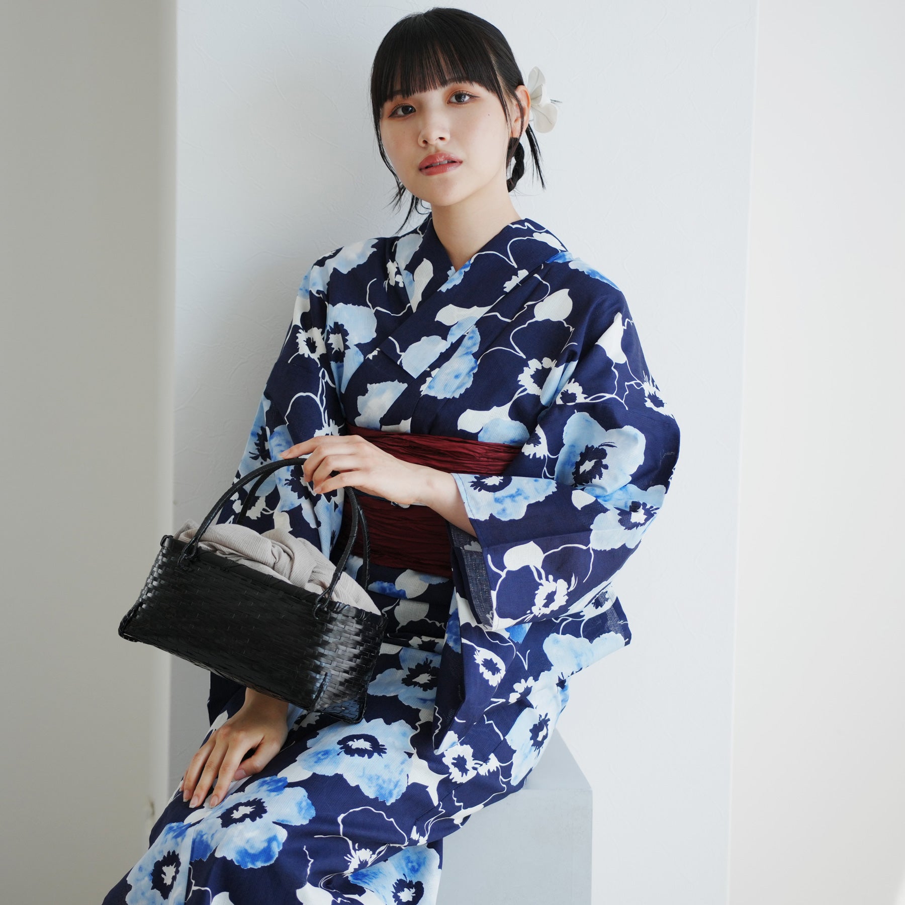 高級変わり織 浴衣2点セット ( ゆかた・帯 )紺地にぼかし椿