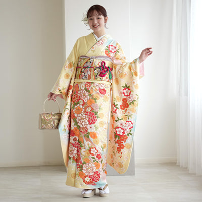 【レンタル】振袖 着物セット 正絹着物+正絹袋帯 成人式  晴れ着 記念撮影 往復送料無料 絵羽 淡黄色にオレンジの牡丹（1000603700）