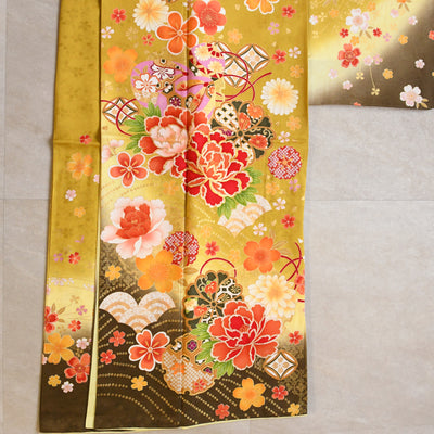 【レンタル】振袖 着物セット 正絹着物+正絹袋帯 成人式  晴れ着 記念撮影 往復送料無料 絵羽 からし色にレトロ牡丹（1000606000）