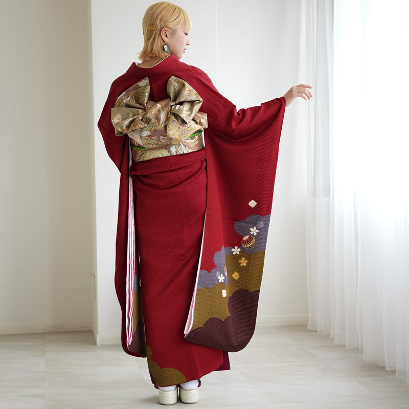 【レンタル】振袖 着物セット アンティーク正絹着物+正絹袋帯 成人式  晴れ着 記念撮影 往復送料無料 絵羽 レトロ赤の雲取（1000616800）