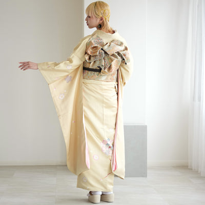 【レンタル】振袖 着物セット アンティーク正絹着物+正絹袋帯 成人式  晴れ着 記念撮影 往復送料無料 絵羽 たまごいろの花結び（1000617200）