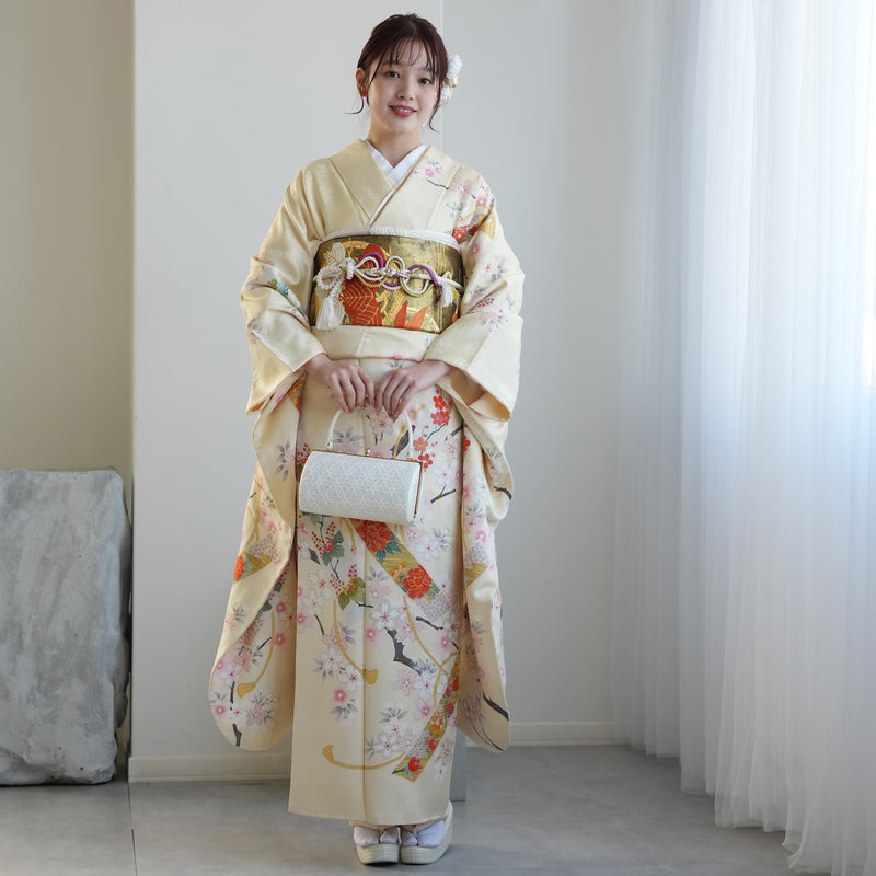 【レンタル】振袖 着物セット 正絹着物+正絹袋帯 成人式  晴れ着 記念撮影 往復送料無料 絵羽 クリームイエローの古典柄（1000617600）