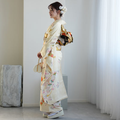 【レンタル】振袖 着物セット 正絹着物+正絹袋帯 成人式  晴れ着 記念撮影 往復送料無料 絵羽 クリームイエローの古典柄（1000617600）