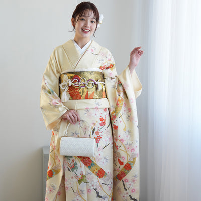 【レンタル】振袖 着物セット 正絹着物+正絹袋帯 成人式  晴れ着 記念撮影 往復送料無料 絵羽 クリームイエローの古典柄（1000617600）