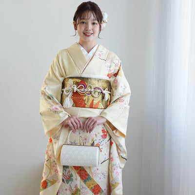 【レンタル】振袖 着物セット 正絹着物+正絹袋帯 成人式  晴れ着 記念撮影 往復送料無料 絵羽 クリームイエローの古典柄（1000617600）
