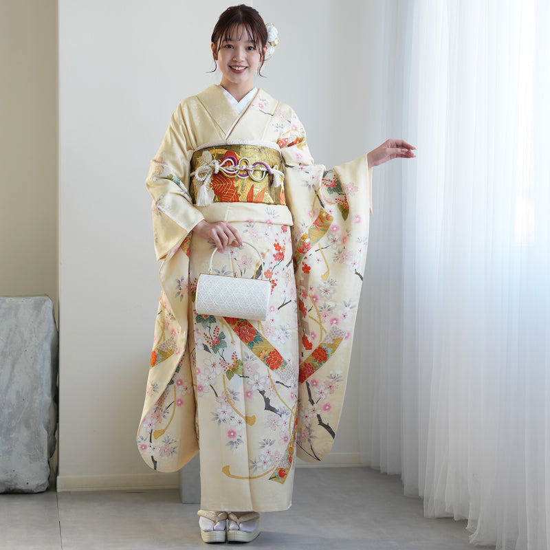 【レンタル】振袖 着物セット 正絹着物+正絹袋帯 成人式  晴れ着 記念撮影 往復送料無料 絵羽 クリームイエローの古典柄（1000617600）