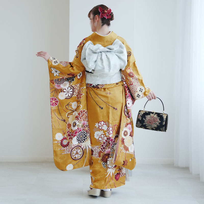 【レンタル】振袖 正絹着物+袋帯 21点セット 絵羽  芥子色に古典花結び（1000625800）
