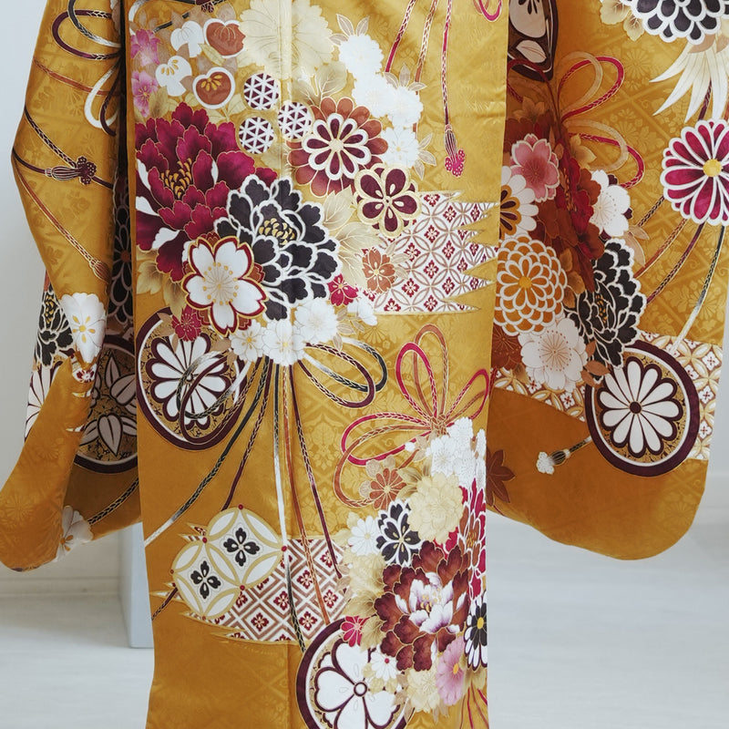 【レンタル】振袖 正絹着物+袋帯 21点セット 絵羽  芥子色に古典花結び（1000625800）