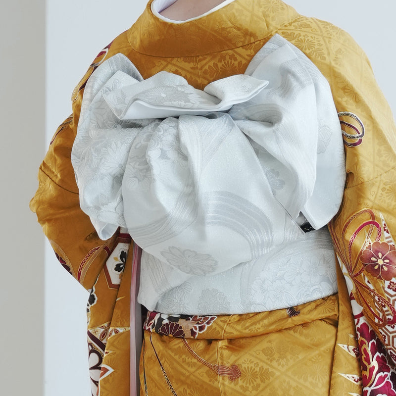 【レンタル】振袖 正絹着物+袋帯 21点セット 絵羽  芥子色に古典花結び（1000625800）