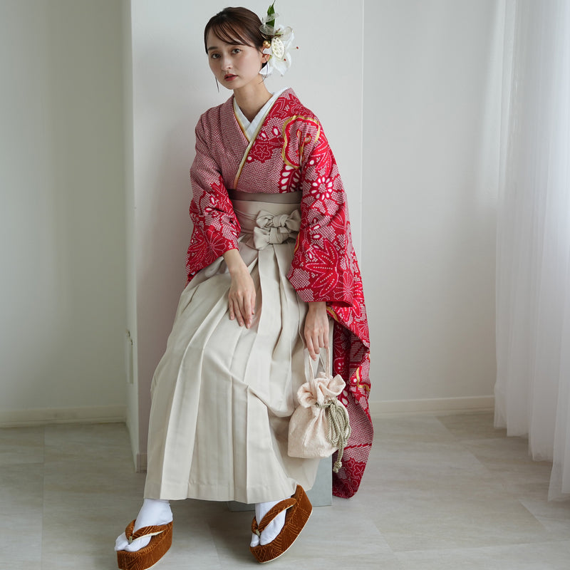 【レンタル】 袴 18点セット 赤地に絞り風の花文様 正絹振袖着物 袴91cm（身長153-158cm） ブーツ着用時165cmまで適応  卒業式 大学生にも（1014651411）