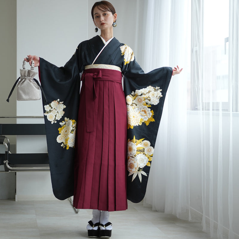 【レンタル】 袴 18点セット 黒地に華やか金彩と古典花 正絹振袖着物 袴91cm（身長153-158cm） ブーツ着用時165cmまで適応  卒業式 大学生にも（1014651911）