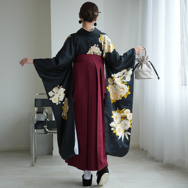 【レンタル】 袴 18点セット 黒地に華やか金彩と古典花 正絹振袖着物 袴91cm（身長153-158cm） ブーツ着用時165cmまで適応  卒業式 大学生にも（1014651911）