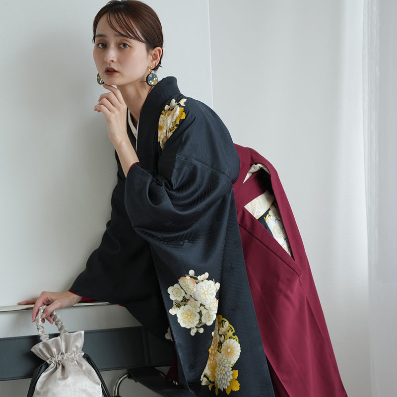【レンタル】 袴 18点セット 黒地に華やか金彩と古典花 正絹振袖着物 袴91cm（身長153-158cm） ブーツ着用時165cmまで適応  卒業式 大学生にも（1014651911）