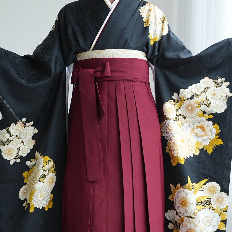 【レンタル】 袴 18点セット 黒地に華やか金彩と古典花 正絹振袖着物 袴91cm（身長153-158cm） ブーツ着用時165cmまで適応  卒業式 大学生にも（1014651911）
