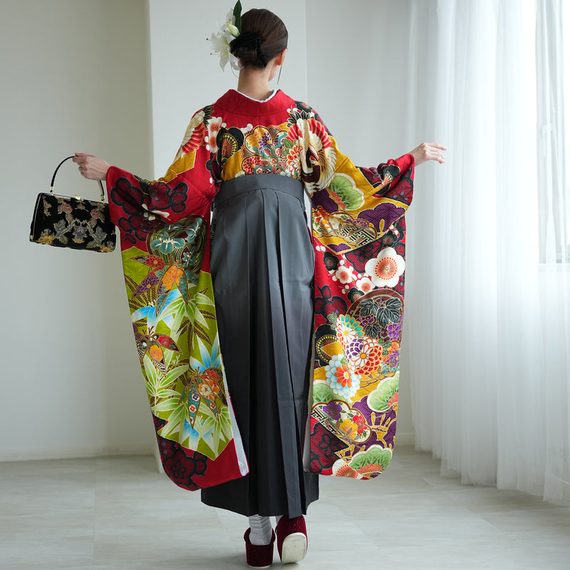 【レンタル】 袴 18点セット 赤地に鶴と菊の華やぎ古典柄 正絹振袖着物 袴91cm（身長153-158cm） ブーツ着用時165cmまで適応  卒業式 大学生にも（1014652111）