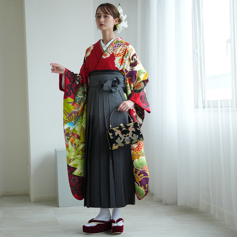 【レンタル】 袴 18点セット 赤地に鶴と菊の華やぎ古典柄 正絹振袖着物 袴91cm（身長153-158cm） ブーツ着用時165cmまで適応  卒業式 大学生にも（1014652111）