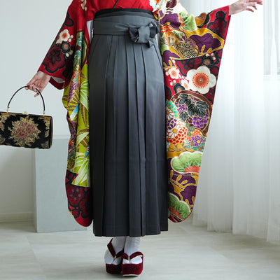 【レンタル】 袴 18点セット 赤地に鶴と菊の華やぎ古典柄 正絹振袖着物 袴91cm（身長153-158cm） ブーツ着用時165cmまで適応  卒業式 大学生にも（1014652111）