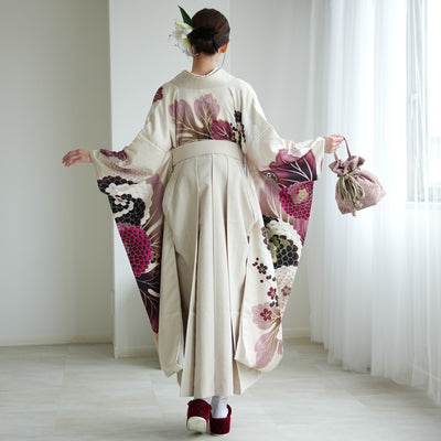 【レンタル】 袴 18点セット きなりに大きな菊 正絹振袖着物 袴91cm（身長153-158cm） ブーツ着用時165cmまで適応  卒業式 大学生にも（1014652211）
