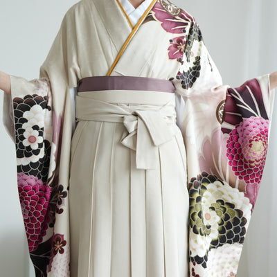 【レンタル】 袴 18点セット きなりに大きな菊 正絹振袖着物 袴91cm（身長153-158cm） ブーツ着用時165cmまで適応  卒業式 大学生にも（1014652211）