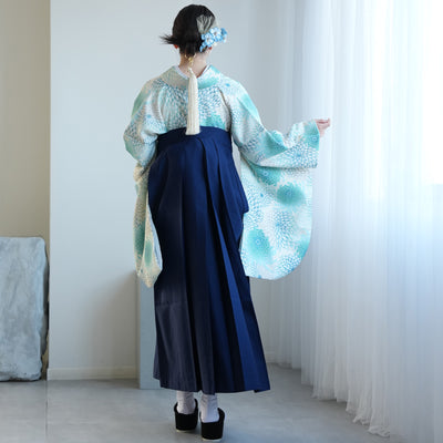 【レンタル】 袴 17点セット utatane 二尺袖着物  先染めベージュに清楚グリーンの糸菊  重ね衿縫い付済  卒業式 大学生 専門学生 （1020612301）