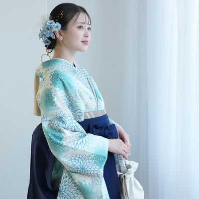 【レンタル】 袴 17点セット utatane 二尺袖着物  先染めベージュに清楚グリーンの糸菊  重ね衿縫い付済  卒業式 大学生 専門学生 （1020612301）