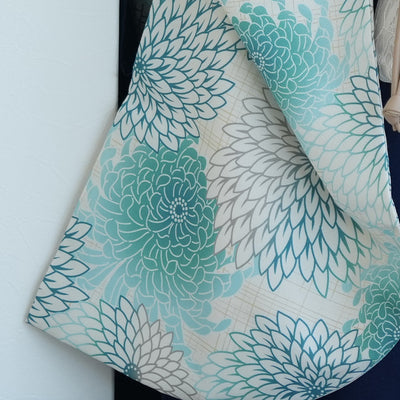 【レンタル】 袴 17点セット utatane 二尺袖着物  先染めベージュに清楚グリーンの糸菊  重ね衿縫い付済  卒業式 大学生 専門学生 （1020612301）