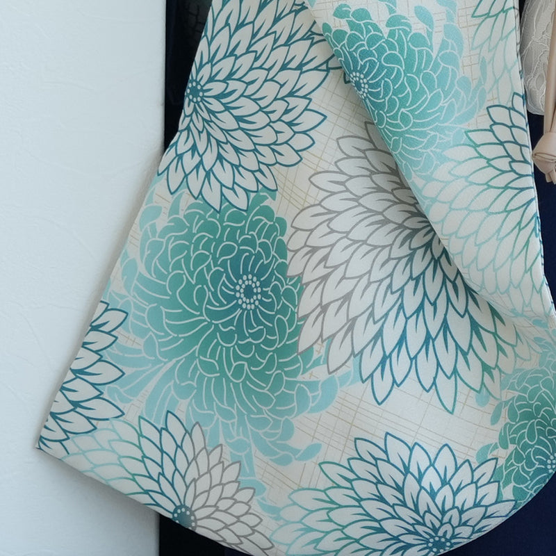 【レンタル】 袴 17点セット utatane 二尺袖着物  先染めベージュに清楚グリーンの糸菊  重ね衿縫い付済  卒業式 大学生 専門学生 （1020612301）