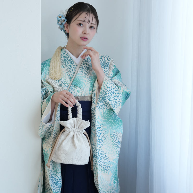 【レンタル】 袴 17点セット utatane 二尺袖着物  先染めベージュに清楚グリーンの糸菊  重ね衿縫い付済  卒業式 大学生 専門学生 （1020612301）