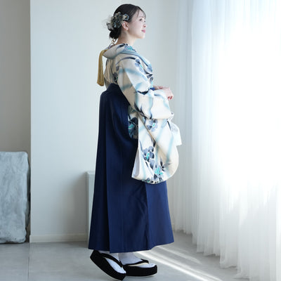 【レンタル】 袴 17点セット utatane 二尺袖着物  レトロホワイトに流れる美人花 袴91cm（身長153-158cm） 重ね衿縫い付済  卒業式 大学生 専門学生 （1020617101）