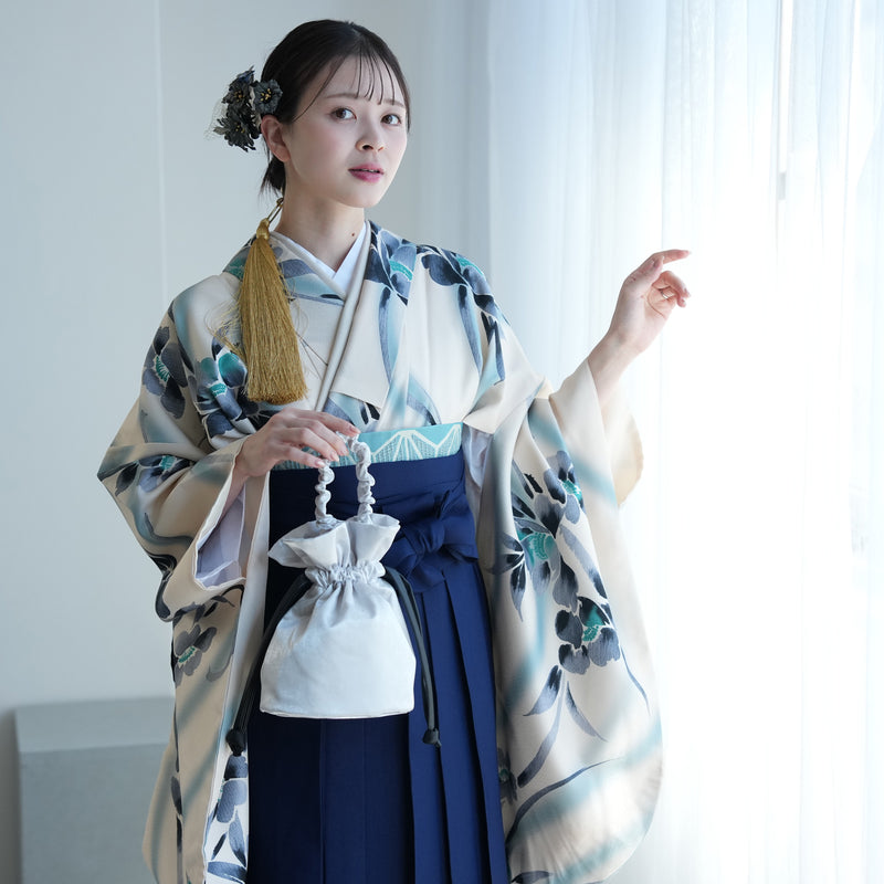 【レンタル】 袴 17点セット utatane 二尺袖着物  レトロホワイトに流れる美人花 袴91cm（身長153-158cm） 重ね衿縫い付済  卒業式 大学生 専門学生 （1020617101）