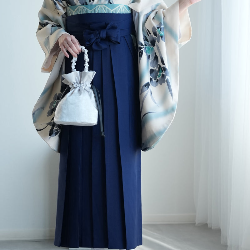 【レンタル】 袴 17点セット utatane 二尺袖着物  レトロホワイトに流れる美人花 袴91cm（身長153-158cm） 重ね衿縫い付済  卒業式 大学生 専門学生 （1020617101）