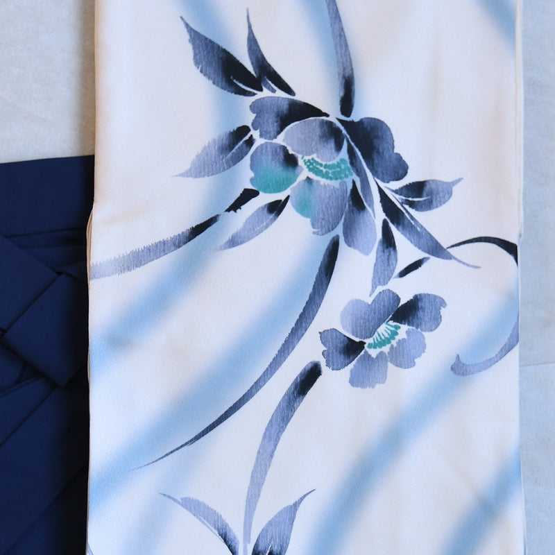 【レンタル】 袴 17点セット utatane 二尺袖着物  レトロホワイトに流れる美人花 袴91cm（身長153-158cm） 重ね衿縫い付済  卒業式 大学生 専門学生 （1020617101）