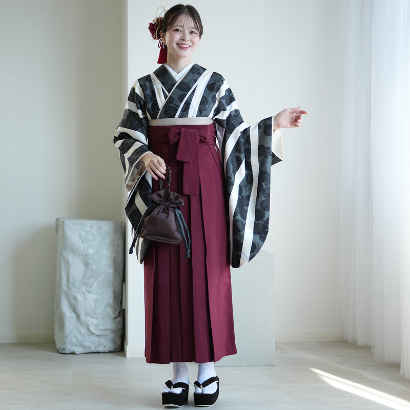 【レンタル】 袴 17点セット utatane 二尺袖着物  黒のはいからさん縞々と菊 袴91cm（身長153-158cm） 重ね衿縫い付済  卒業式 大学生 専門学生 （1020621501）