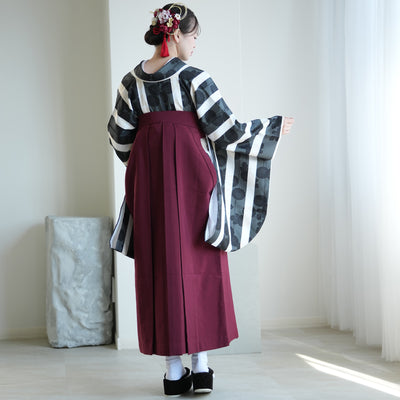 【レンタル】 袴 17点セット utatane 二尺袖着物  黒のはいからさん縞々と菊 袴91cm（身長153-158cm） 重ね衿縫い付済  卒業式 大学生 専門学生 （1020621501）