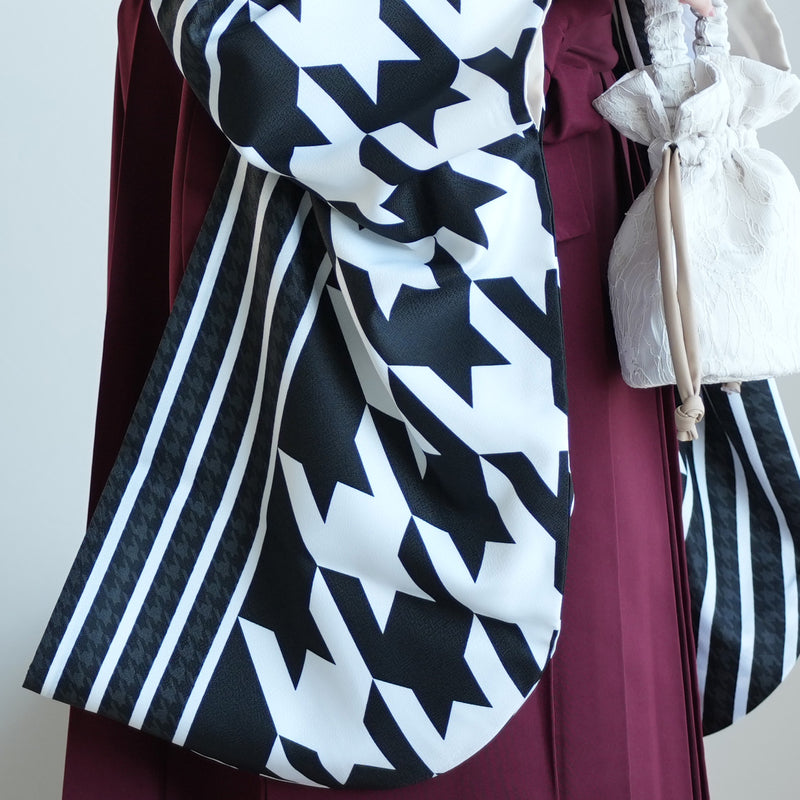 【レンタル】 袴 17点セット ニコアンティーク 二尺袖着物  ブラック千鳥ストライプ 袴91cm（身長153-158cm） 重ね衿縫い付済  卒業式 大学生 専門学生 （1020625401）