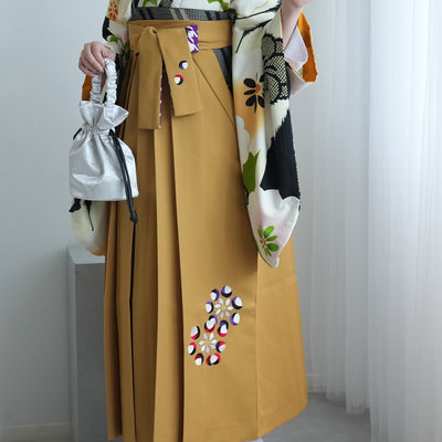 【レンタル品】紅一点 2尺袖 袴 17点セット 91-99cm 日本製 レトロモダン系 菊 黄緑系（1020648201）