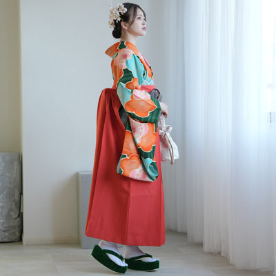 【レンタル】 袴 17点セット  九重 二尺袖着物 グリーンにオレンジと水色の大きな梅  重ね衿縫い付済  卒業式 大学生 専門学生（1020649101）