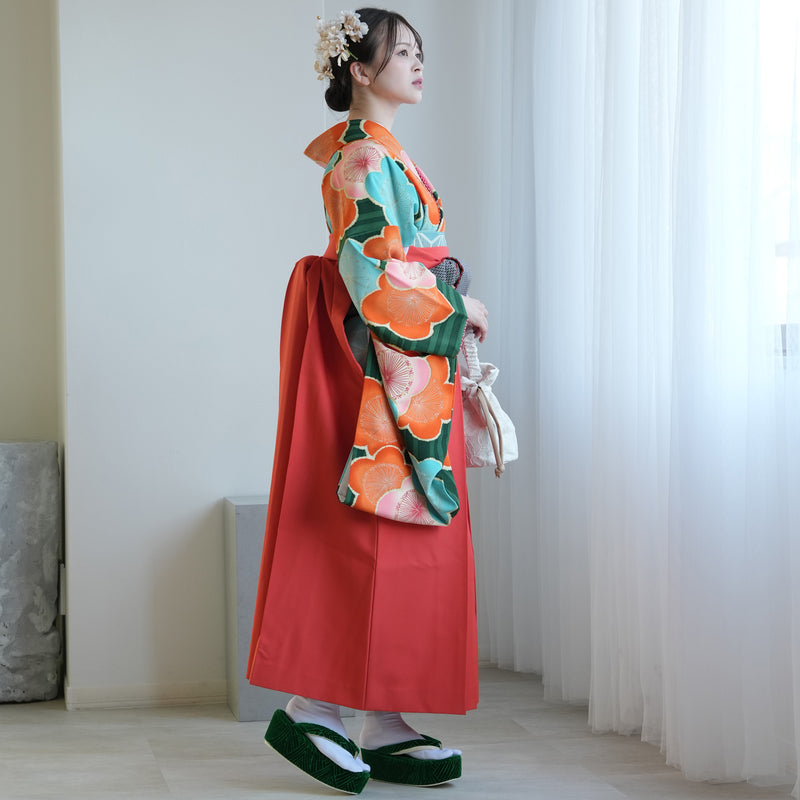 【レンタル】 袴 17点セット  九重 二尺袖着物 グリーンにオレンジと水色の大きな梅  重ね衿縫い付済  卒業式 大学生 専門学生（1020649101）