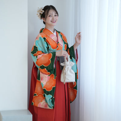 【レンタル】 袴 17点セット  九重 二尺袖着物 グリーンにオレンジと水色の大きな梅  重ね衿縫い付済  卒業式 大学生 専門学生（1020649101）