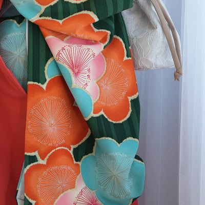 【レンタル】 袴 17点セット  九重 二尺袖着物 グリーンにオレンジと水色の大きな梅  重ね衿縫い付済  卒業式 大学生 専門学生（1020649101）