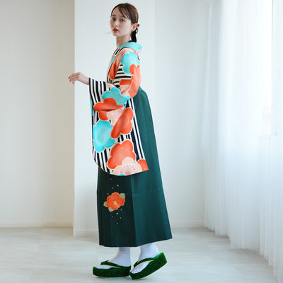 【レンタル】 袴 17点セット  九重 二尺袖着物 黒縞にオレンジと空色の大きな梅  重ね衿縫い付済  卒業式 大学生 専門学生（1020649301）