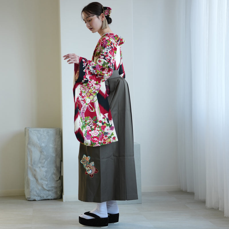 【レンタル】九重 2尺袖 袴 17点セット 91-99cm 日本製 レトロモダン系 花くす玉 赤系（1020654801）