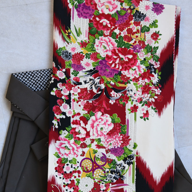 【レンタル】九重 2尺袖 袴 17点セット 91-99cm 日本製 レトロモダン系 花くす玉 赤系（1020654801）