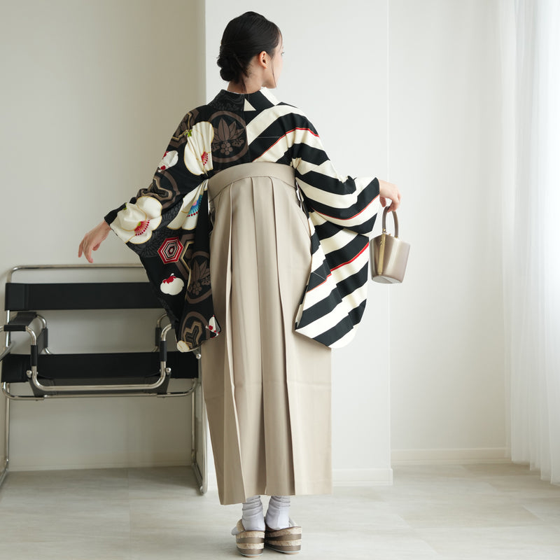 【レンタル】 袴 17点セット JAPAN STYLE  袴91-99cm（身長153-170cm） 二尺袖着物 フルセット レディース 大学生 卒業式 重ね衿縫い付済（1020675201）