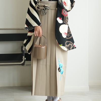 【レンタル】 袴 17点セット JAPAN STYLE  袴91-99cm（身長153-170cm） 二尺袖着物 フルセット レディース 大学生 卒業式 重ね衿縫い付済（1020675201）