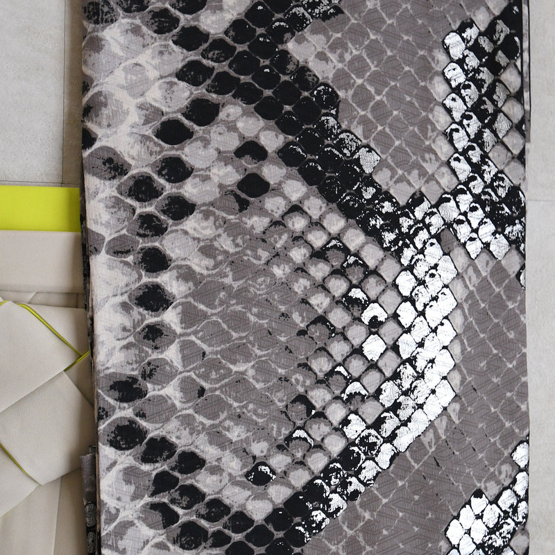 【レンタル】 袴 17点セット モダンアンテナ 袴91-99cm（身長153-170cm） 二尺袖着物 フルセット レディース 大学生 卒業式 日本製 （1020697101）