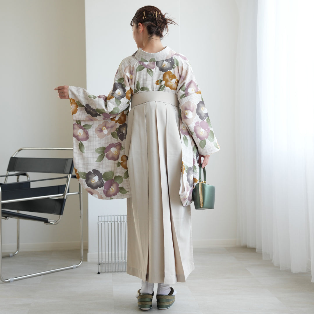 レンタル】 袴 17点セット utatane 格子ベージュにニュアンス椿