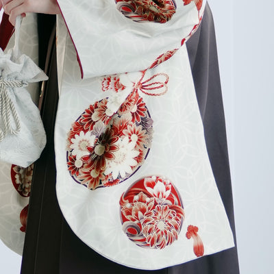 【レンタル】 袴 17点セット JAPAN STYLE×中村里砂 二尺袖着物 赤の華玉 重ね衿縫い付済  卒業式 大学生 専門学生（1020721912）
